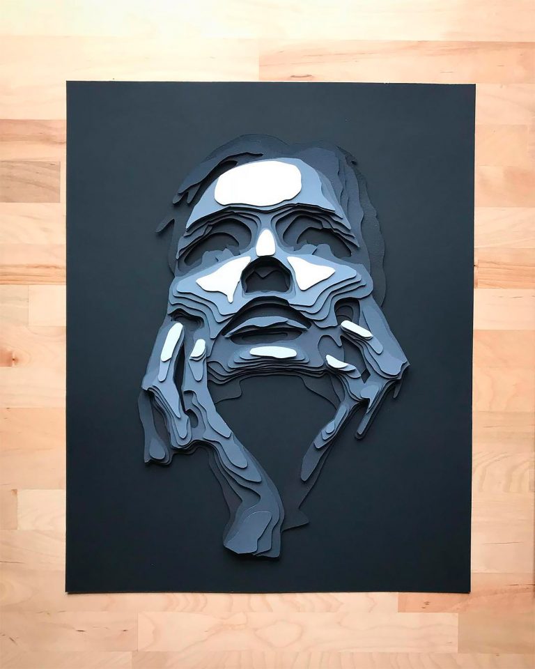 Shelley Castillo纸张堆叠的人物肖像艺术作品