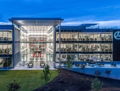 梅赛德斯-奔驰美国佐治亚州总部办公空间设计