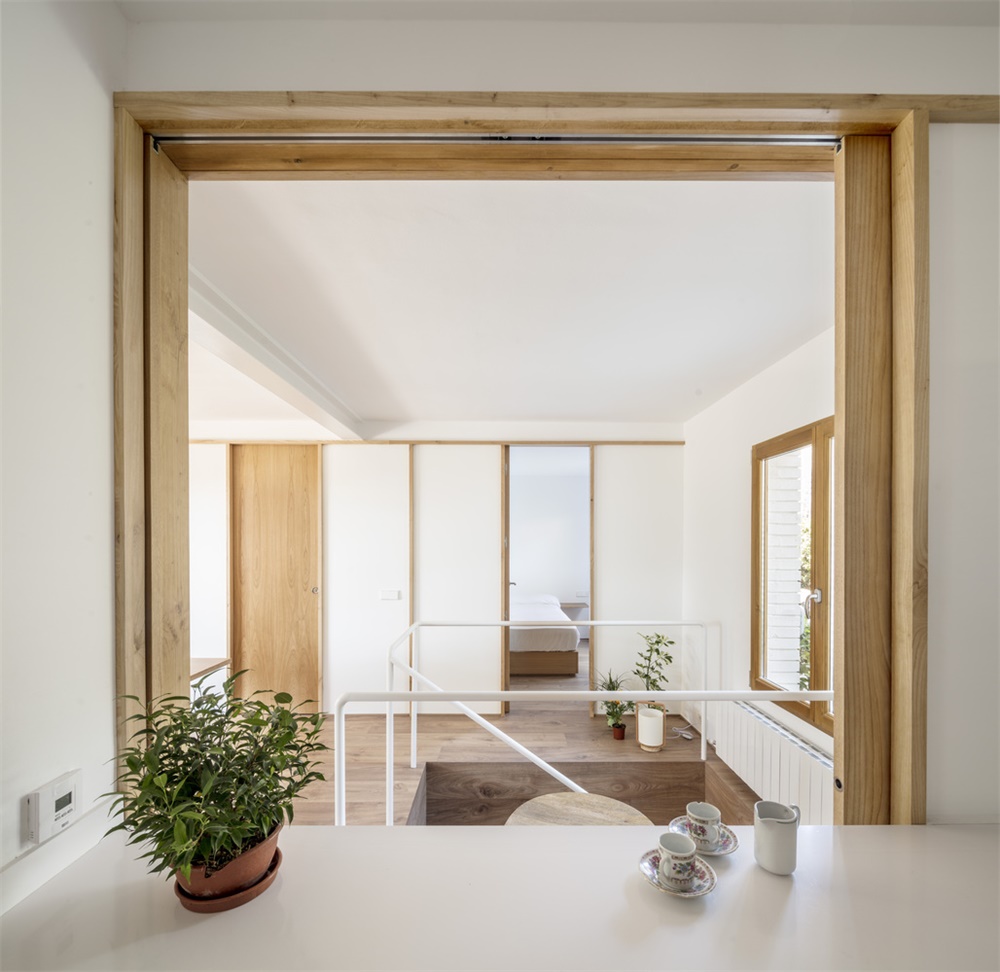 舒适自然的木质 西班牙Brava海岸住宅设计