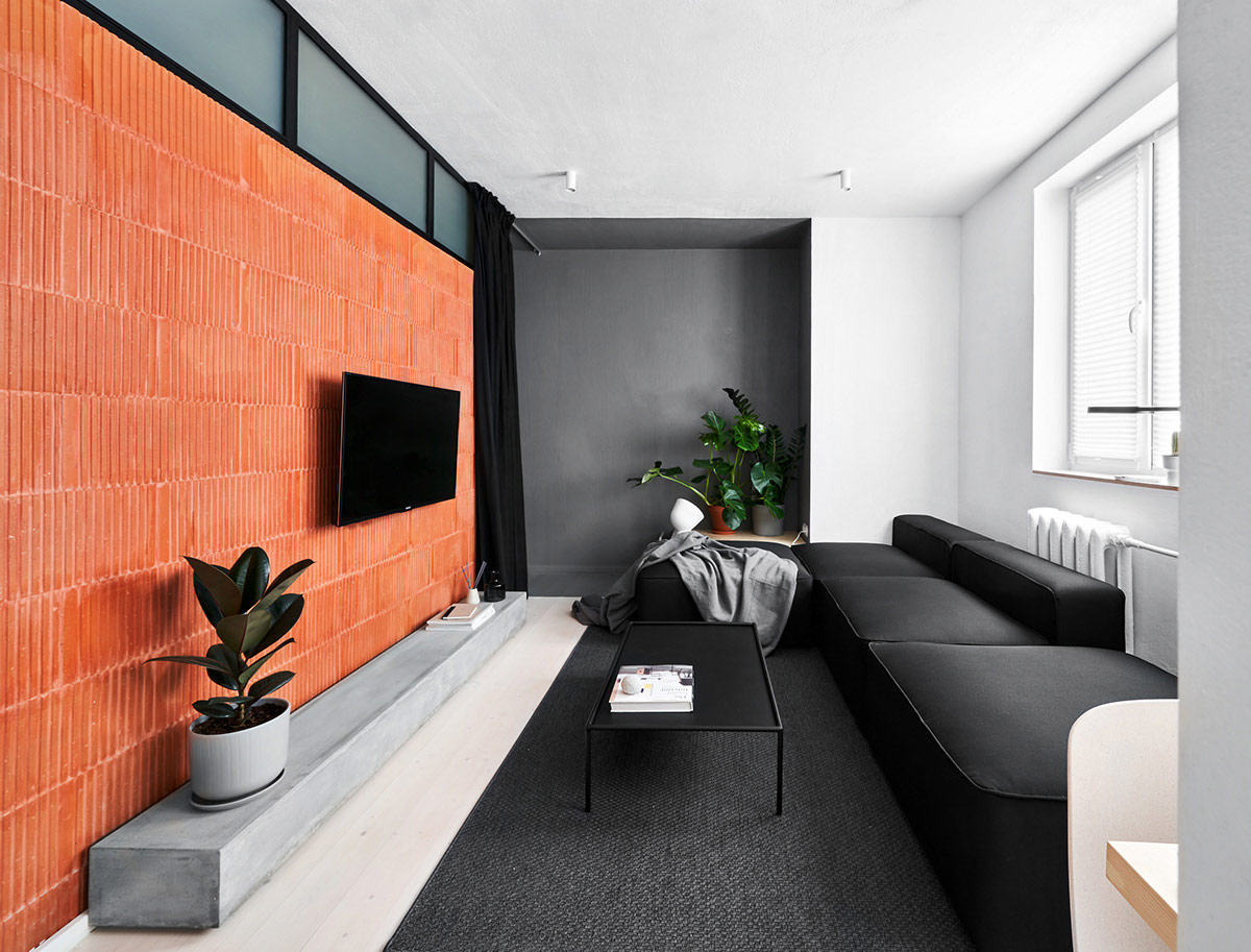 black-modern-sofa-600x457.jpg