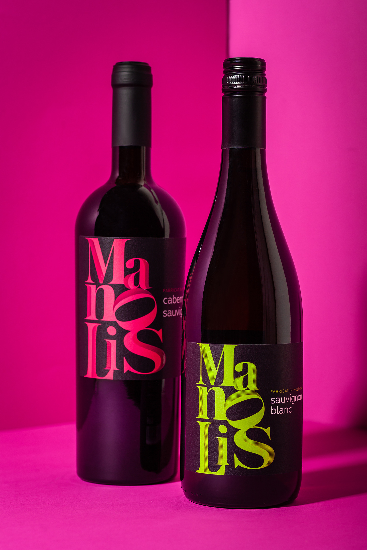 时尚的字体排版 Manolis葡萄酒包装设计