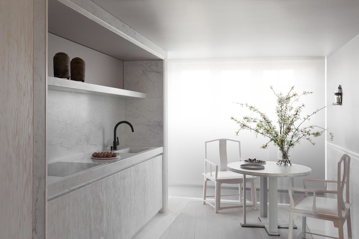 white-kitchen-diner-600x400.jpg