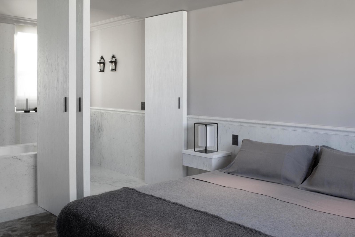 grey-bedroom-1-600x400.jpg