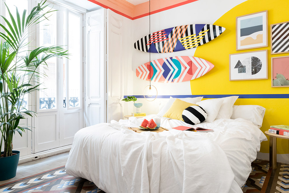 colourful-bedroom-600x400.jpg