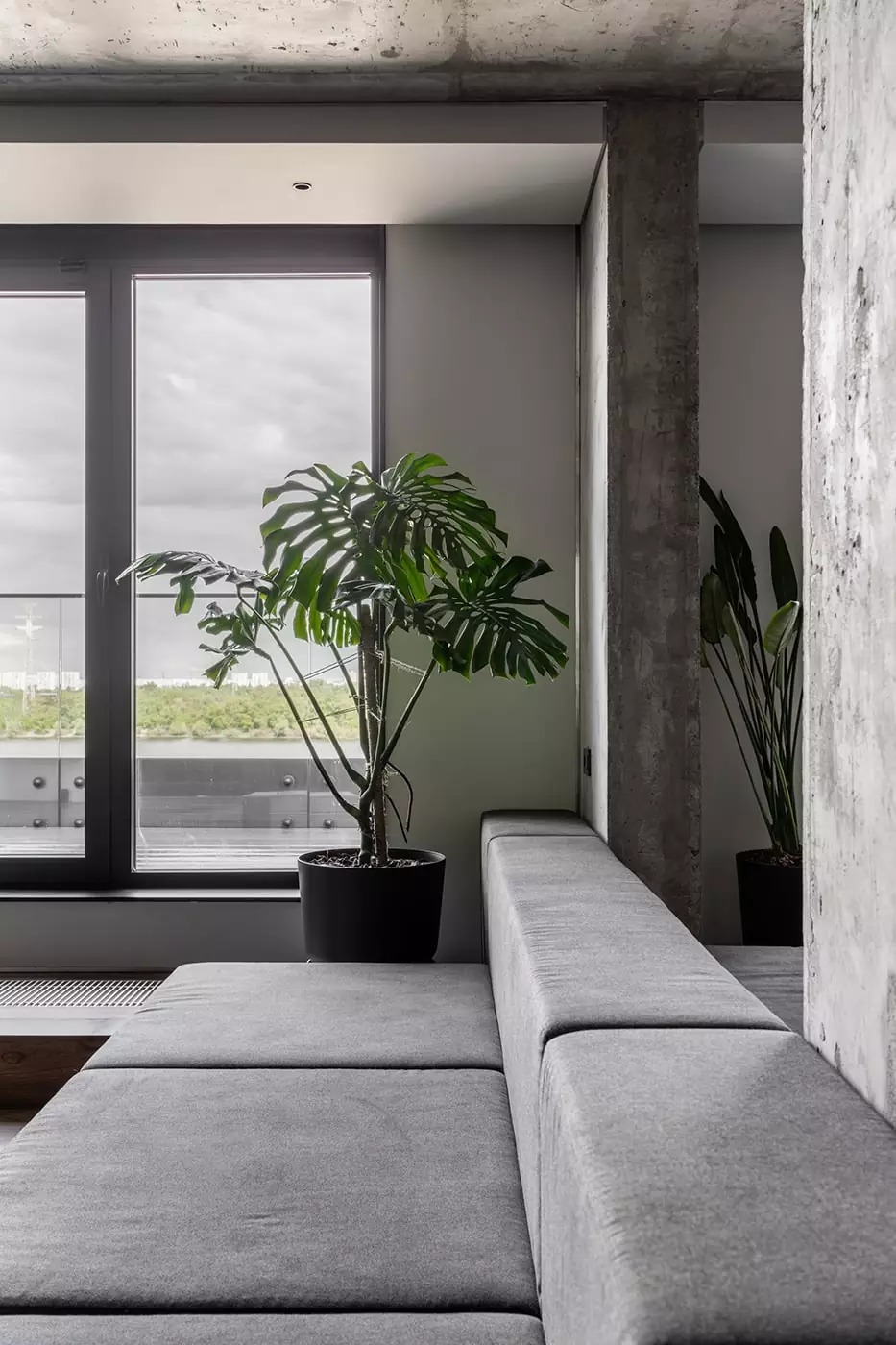 灰色+木质元素！Rybalsky工业风格现代公寓设计