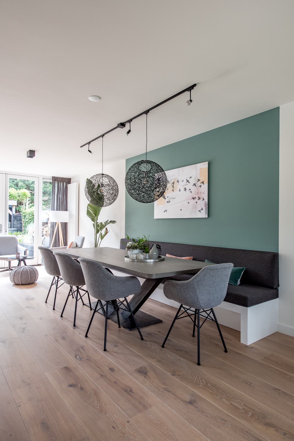 green-dining-room-feature-wall-600x899.j