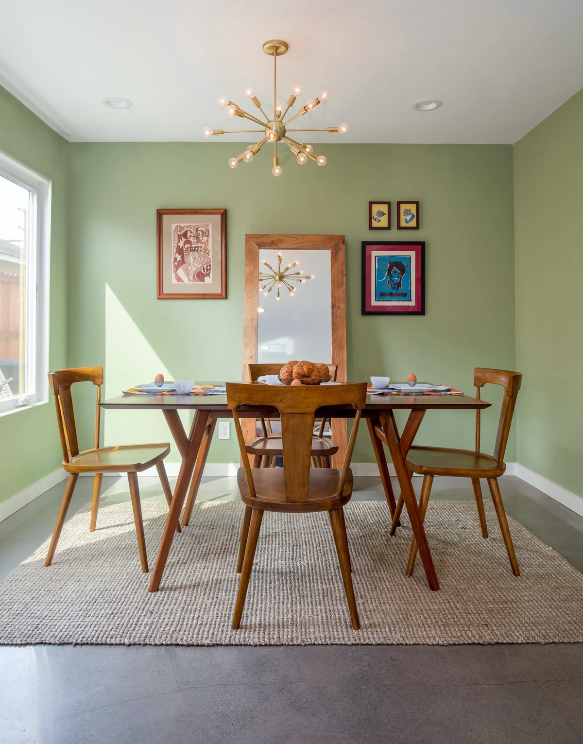 green-and-wood-dining-room-decor-600x766