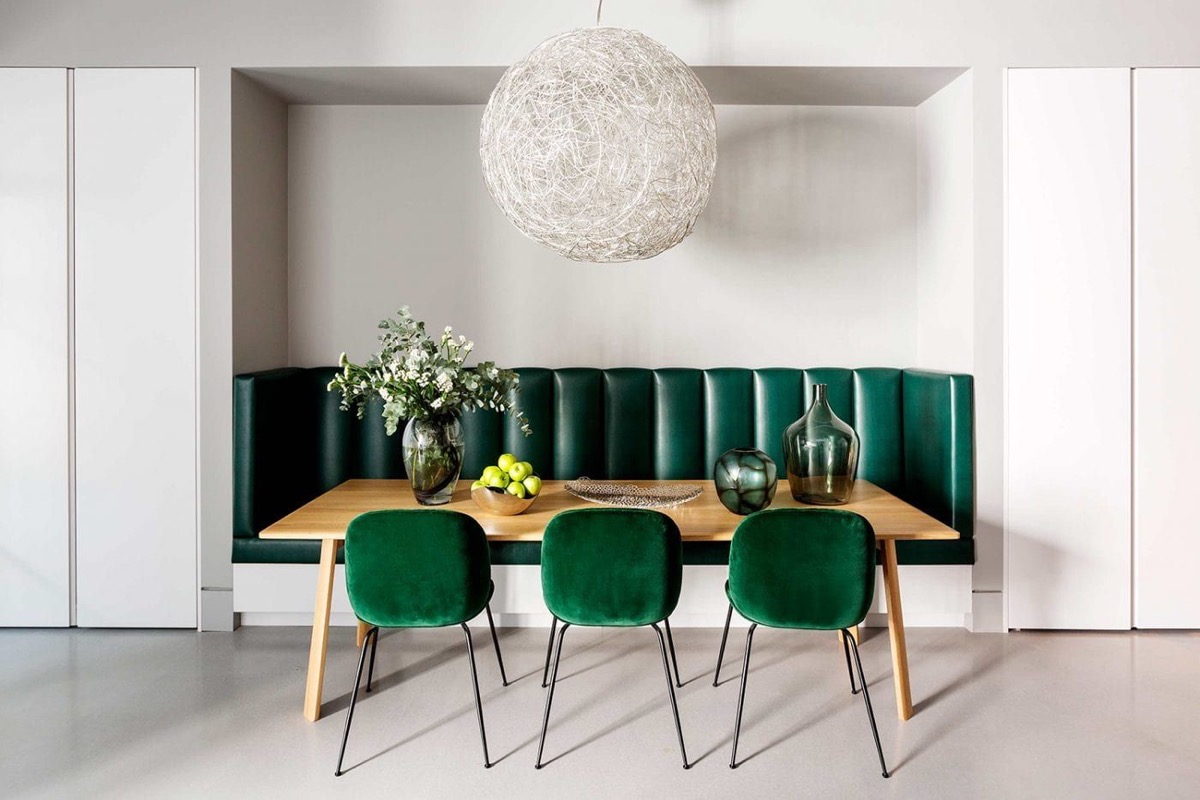 green-dining-room-chairs-600x400.jpg