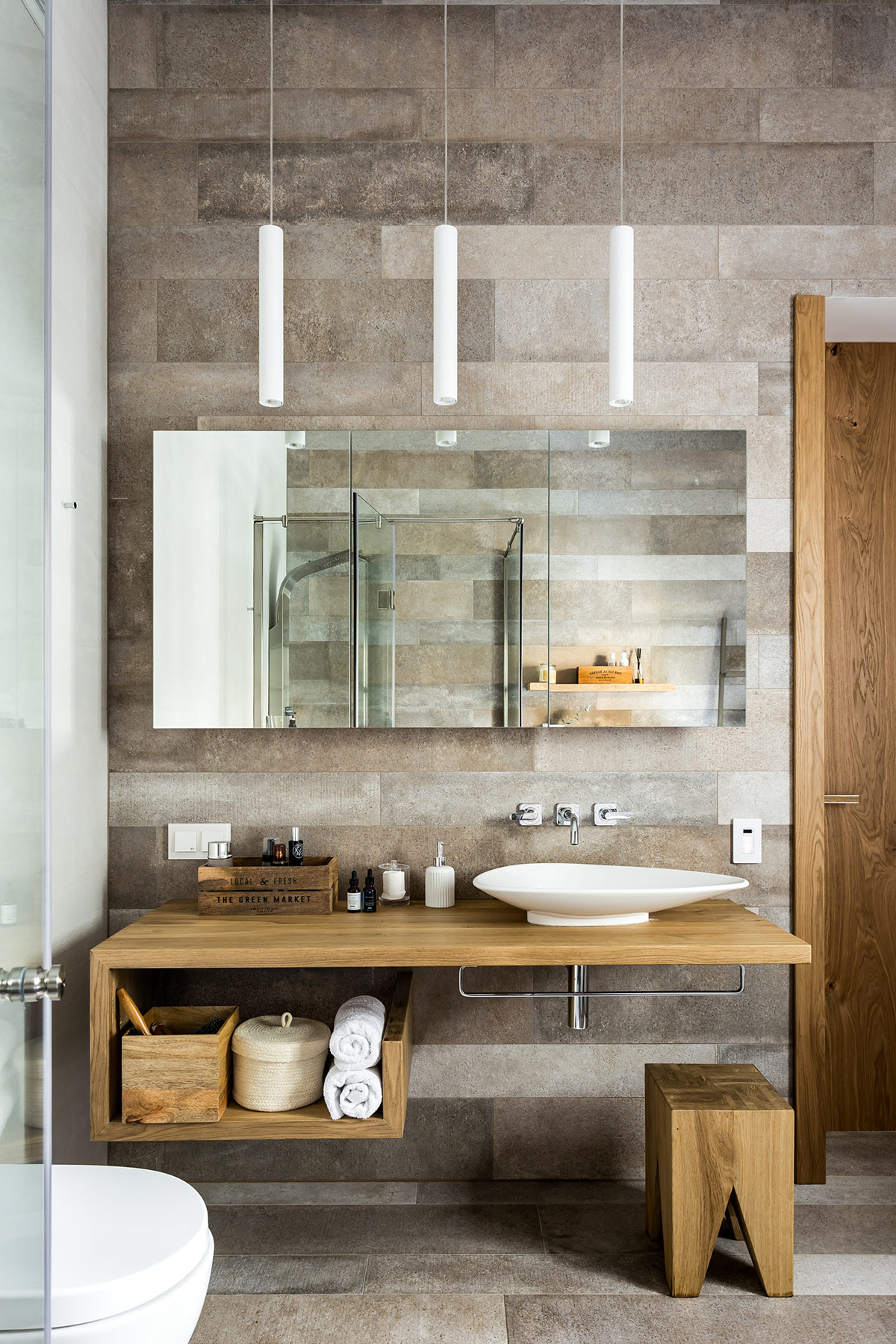 wall-mounted-bathroom-vanity.jpg