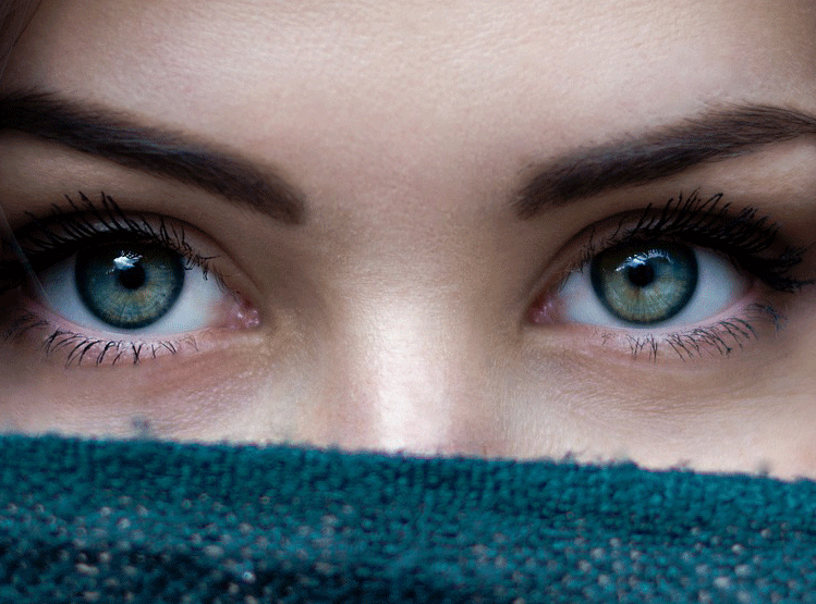 用Photoshop修饰眼睛，让你的女朋友拥有迷人双眼！