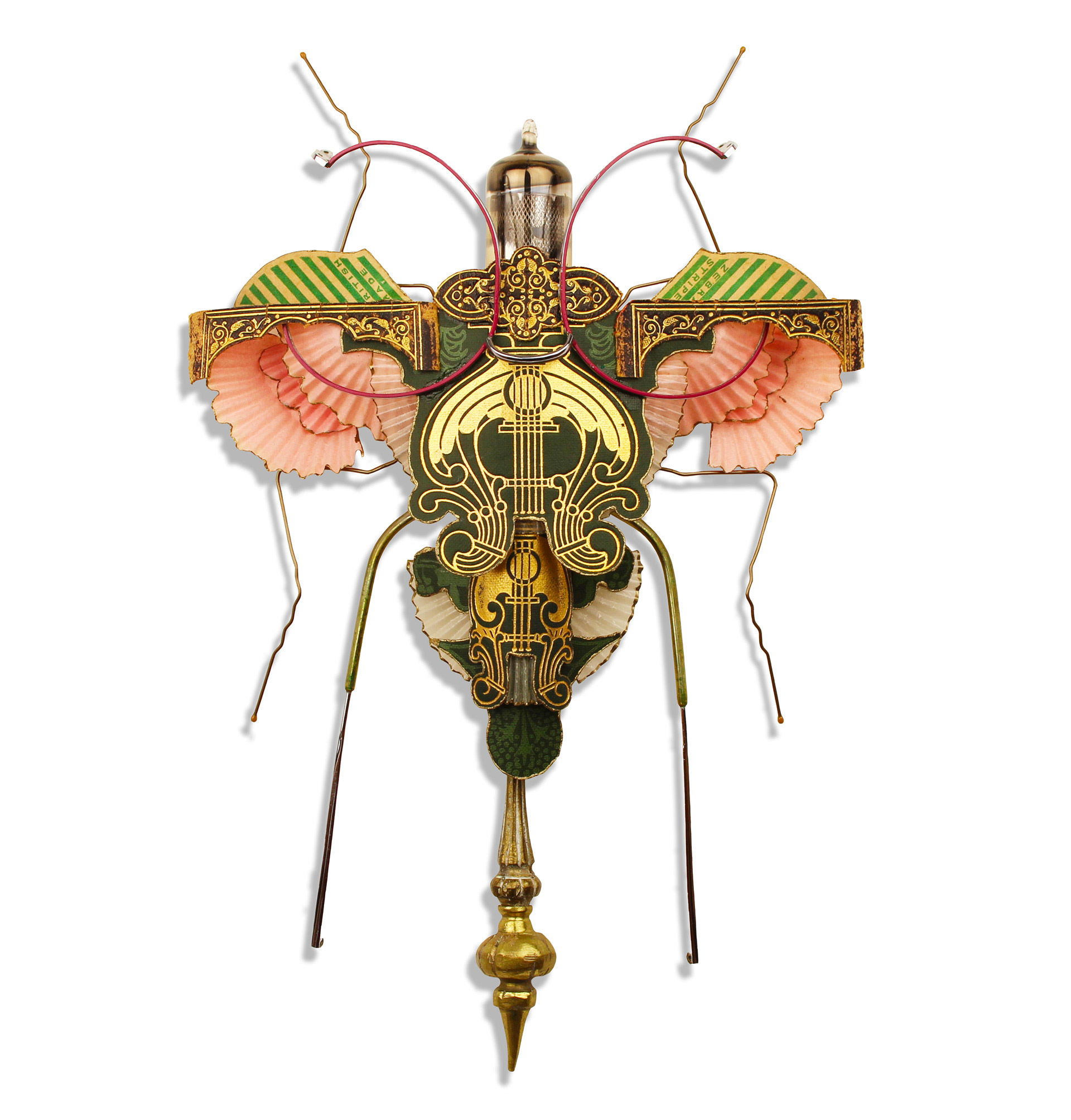 英国艺术家Mark Oliver用废弃物拼凑出的昆虫