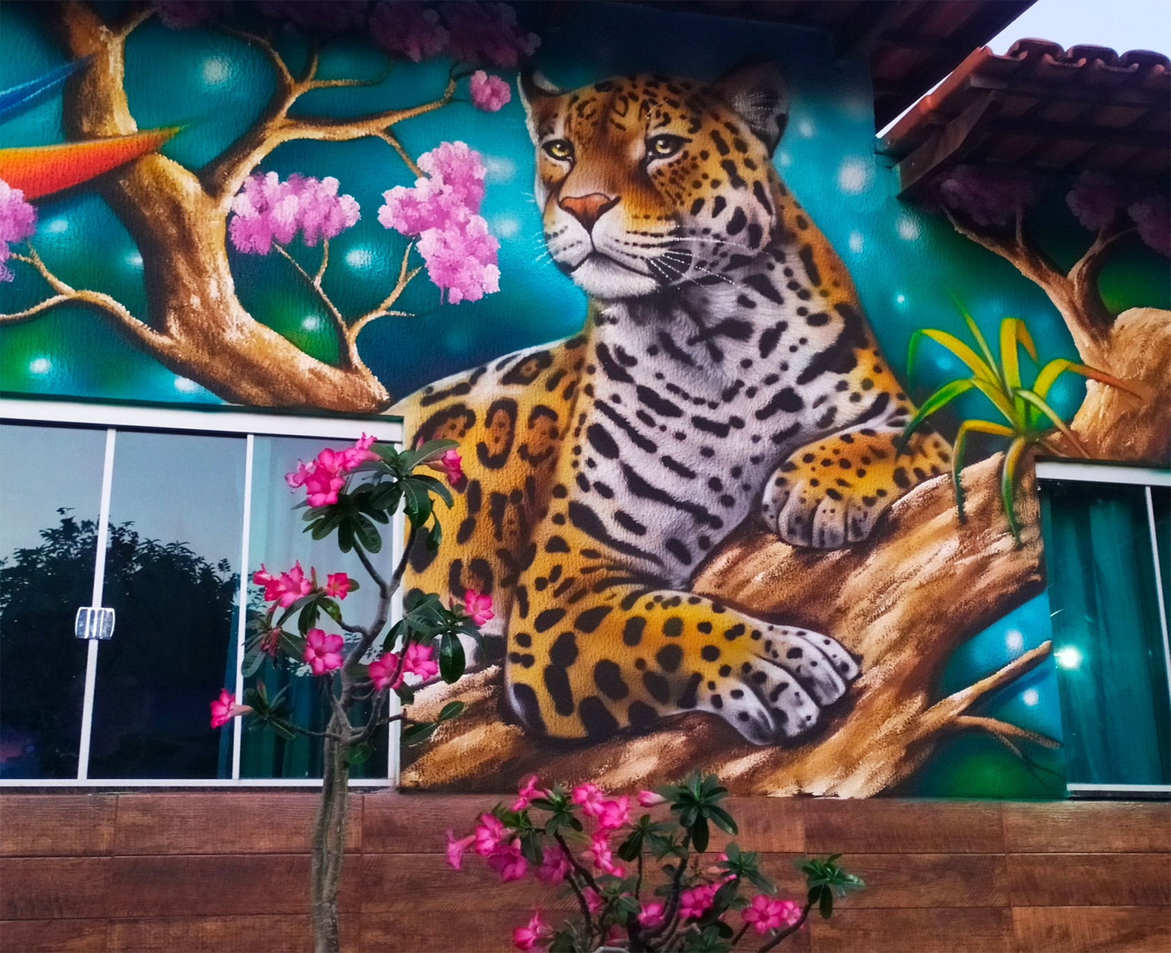 以树木作为头发！Fábio Gomes Trindade想象力丰富的街头壁画作品
