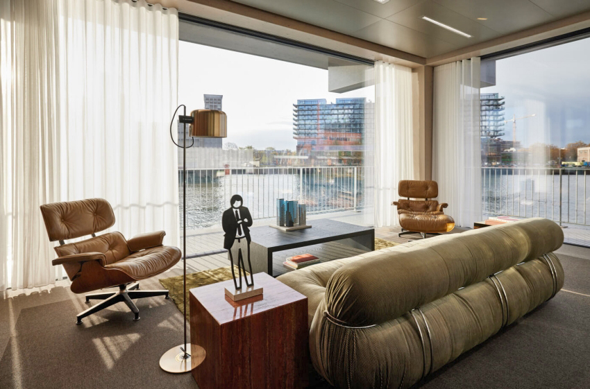 位于鹿特丹的世界最大漂浮办公室