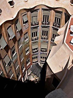 巴塞罗那的建筑灵魂—安东尼奥·高迪
