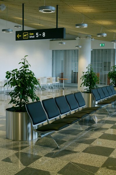 Ljubljana机场指示系统设计
