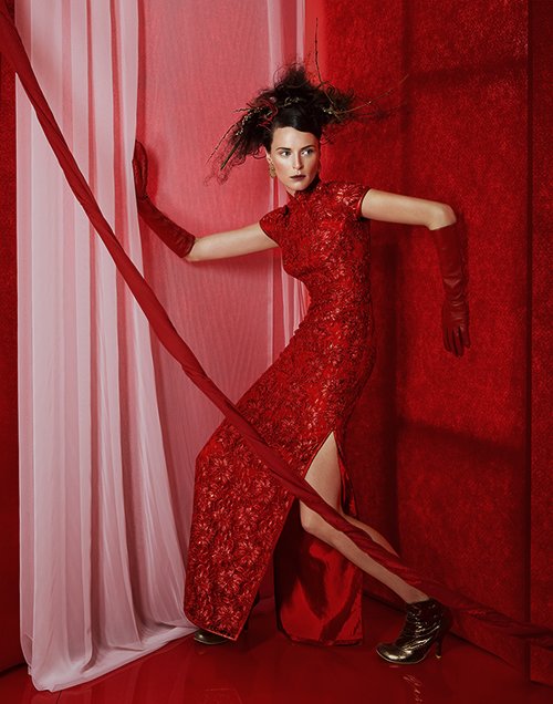 高贵的红色:Pogodina时尚摄影作品欣赏