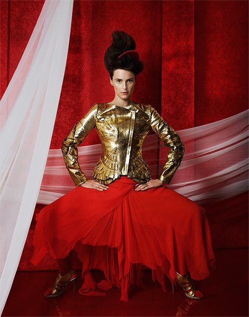 高贵的红色:Pogodina时尚摄影作品欣赏