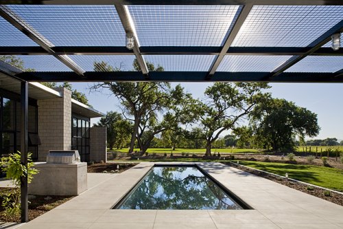 使用大面积玻璃的可持续性住宅设计