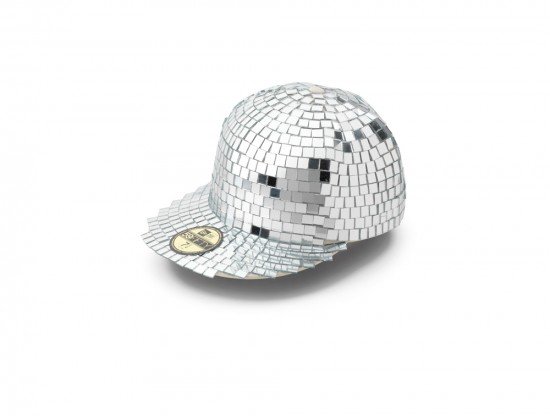 欧洲艺术家为制帽品牌New Era 90周年设计的帽子