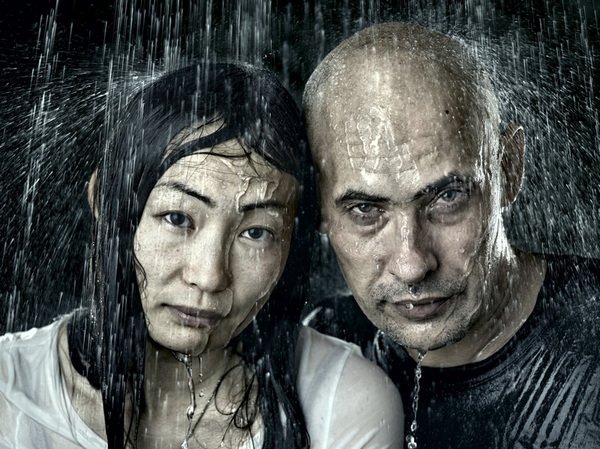 Nicolas Dumont的雨中肖像摄影