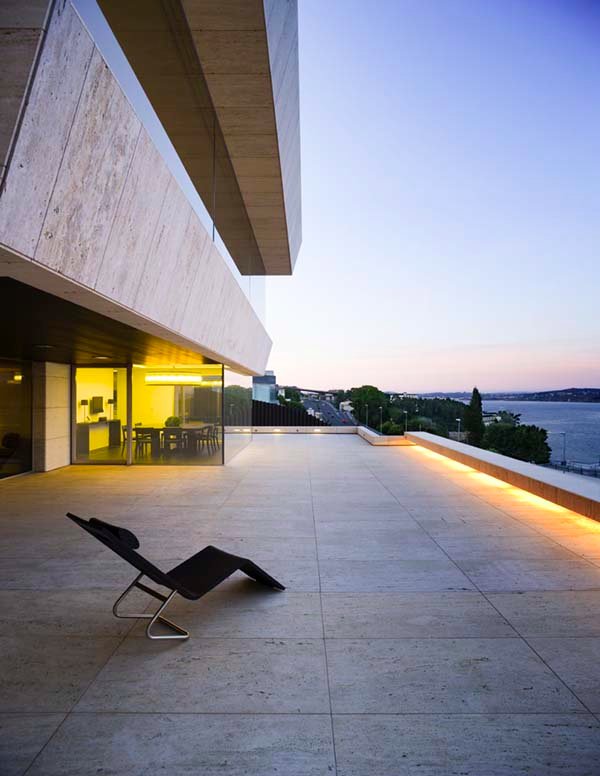 大空间和混凝土构造的Galicia豪宅