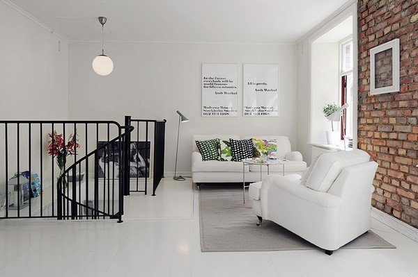 优雅的白色: 94平米温馨复式公寓