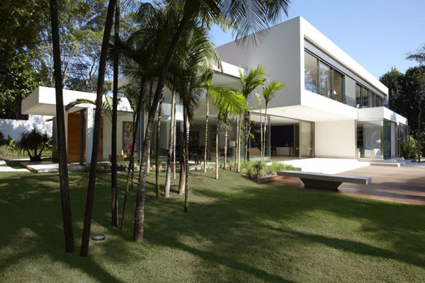 巴西圣保罗Morumbi豪华的山坡别墅