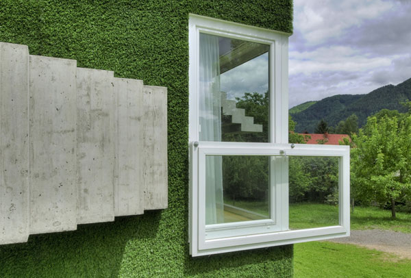 奥地利Frohnleiten人造草皮覆盖的住宅设计