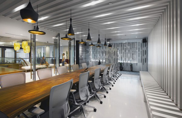 雅加达奥美广告：活泼现代的办公空间设计