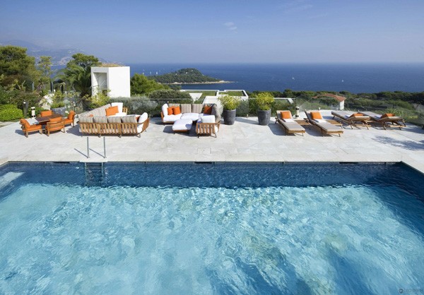 俯瞰地中海：法国Cap Ferrat奢华度假别墅