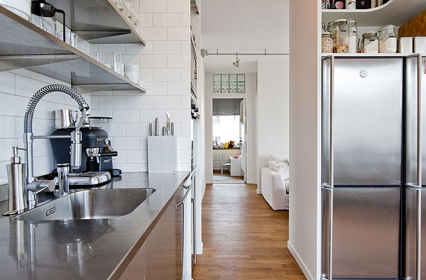 斯德哥尔摩Lilla Essingen岛现代简约顶层公寓设计