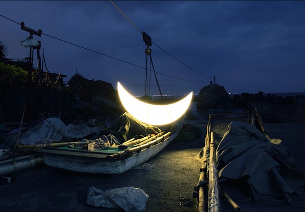 俄罗斯艺术家Leonid Tishkov：奇幻而浪漫的＂私人月亮＂
