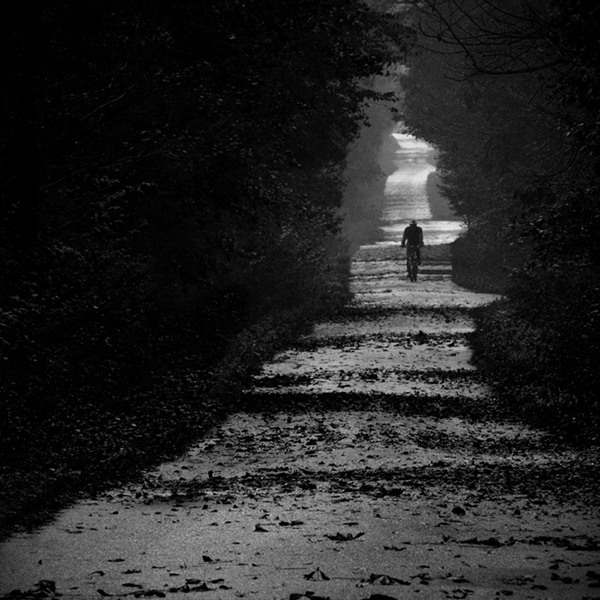 幽静的道路:摄影师Miro Simko黑白作品欣赏