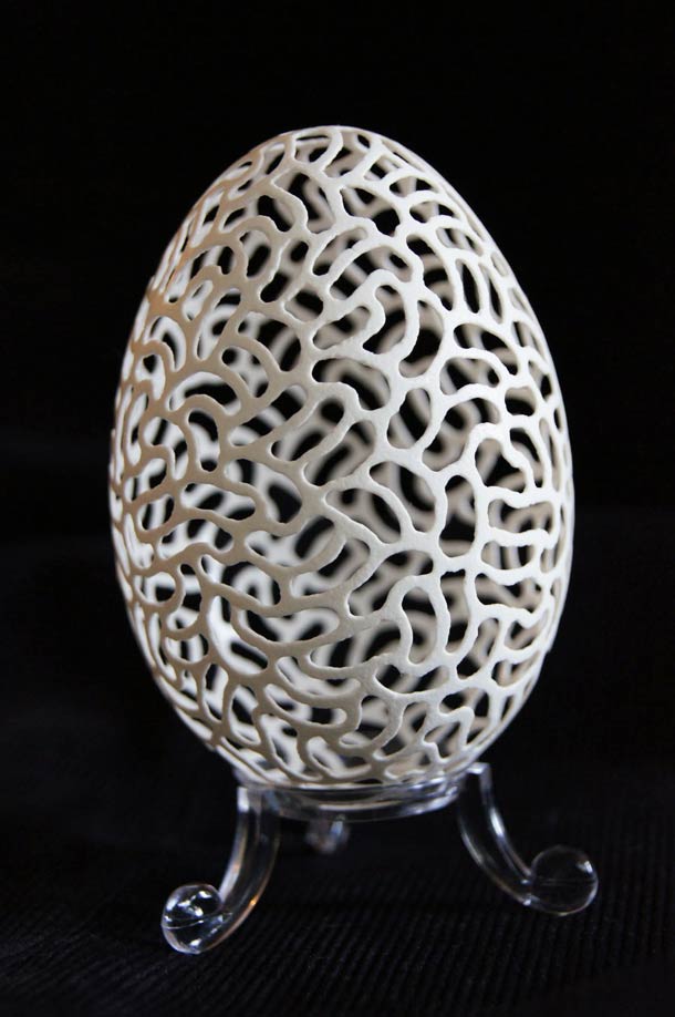 Piotr Bockenheim惊人的蛋壳雕刻艺术