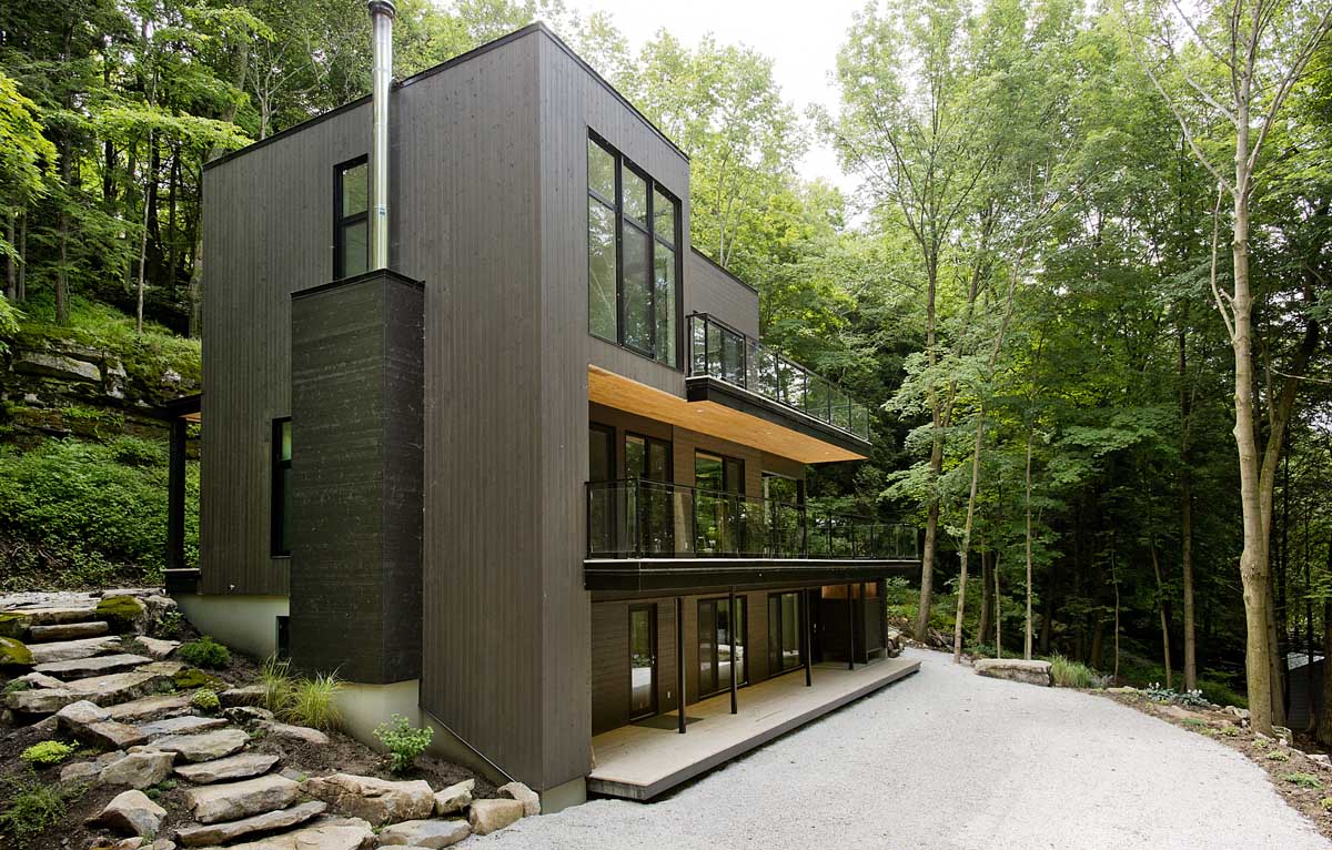 加拿大Champlain湖边林中别墅设计
