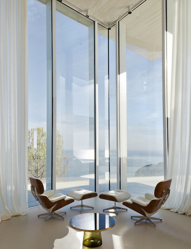 俯瞰地中海美景:Sardinera极简风格豪华别墅设计