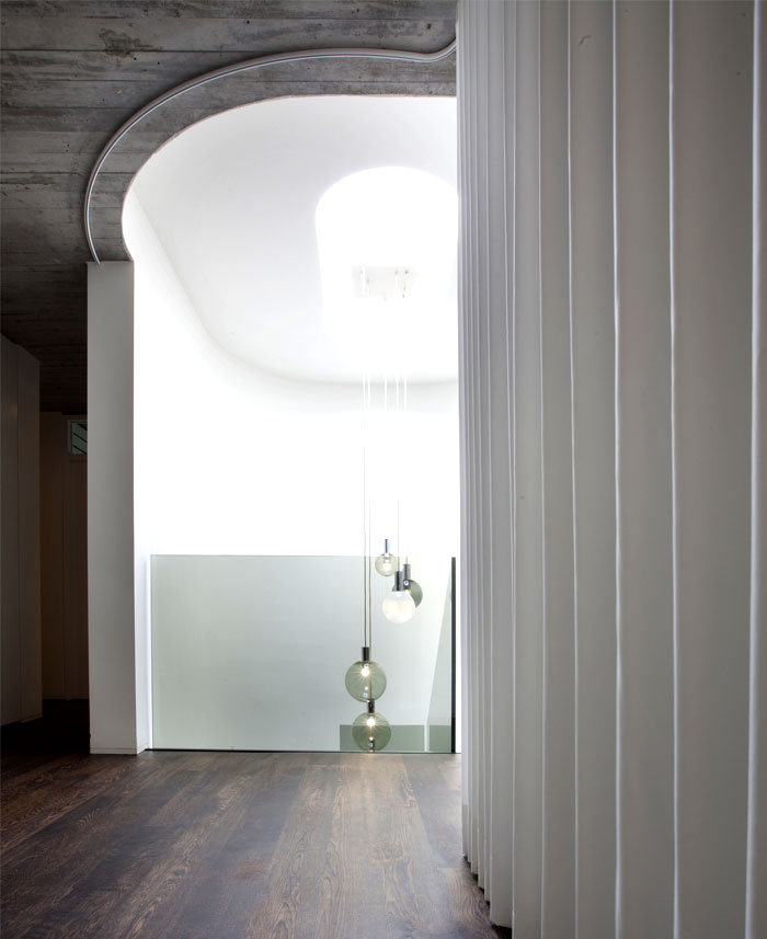 光线自然的流淌:比利时N Hasselt住宅设计