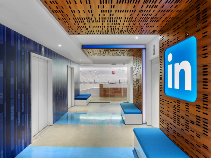 时尚色彩的LinkedIn多伦多办公室设计