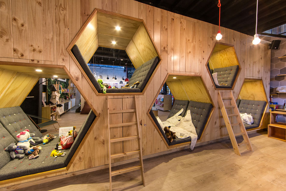 哥伦比亚9¾ 书店咖啡馆空间设计