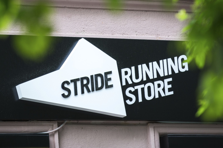 莫斯科Stride跑步概念店空间设计