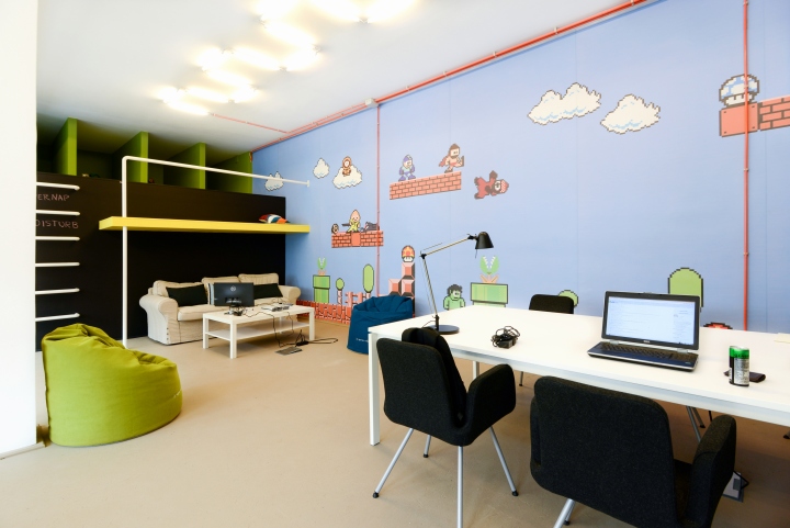 罗马尼亚舒适自由的e-spres-oh办公空间设计