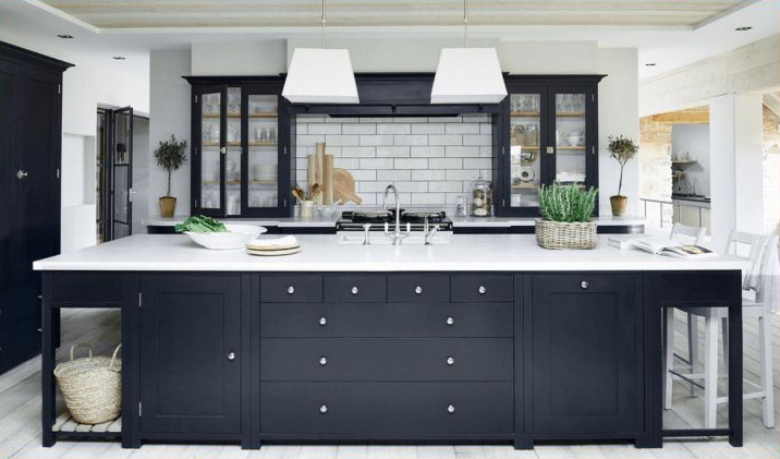 25个漂亮的沉稳大气黑色厨房设计