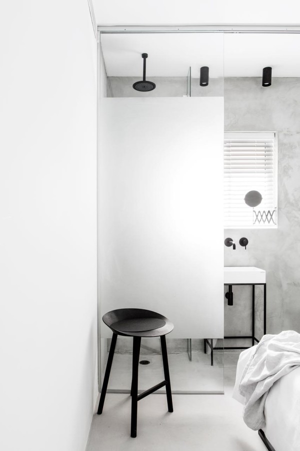 特拉维夫黑白极简公寓设计