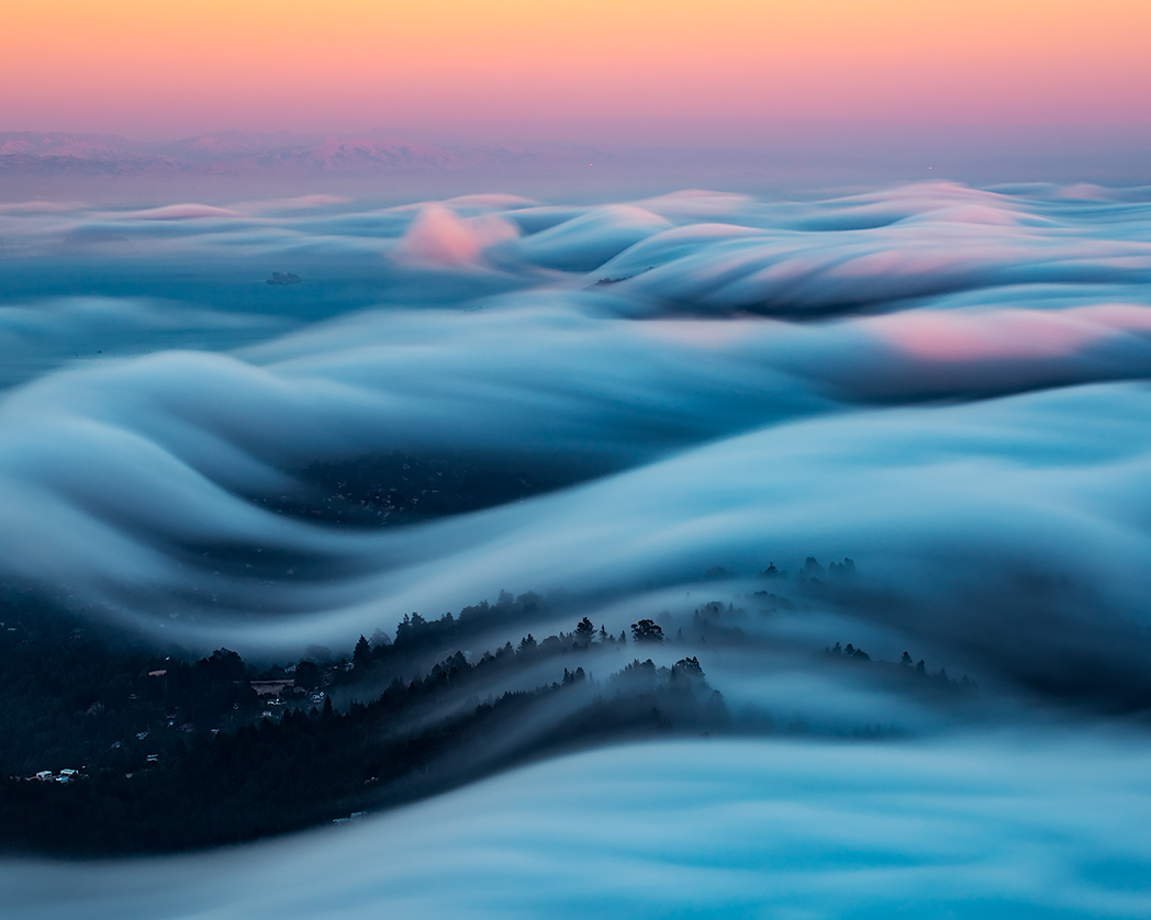 Nicholas Steinberg拍摄旧金山雾浪 气势壮观不逊云海