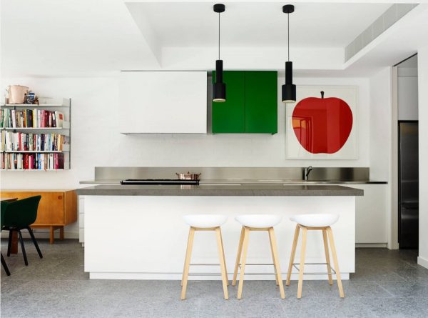 stainless-steel-minimalist-kitchen-600x4