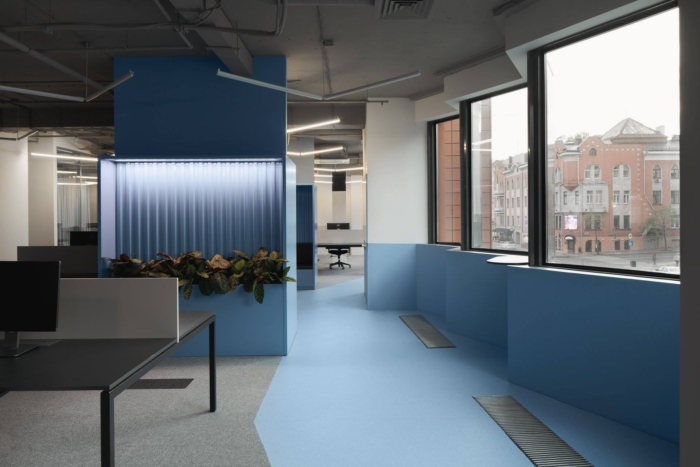 明斯克软件公司PANDADOC简约色块工业风办公室设计