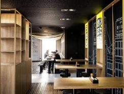 時空穿越感的懷舊壁畫 法國日式餐廳NOBINOBI
