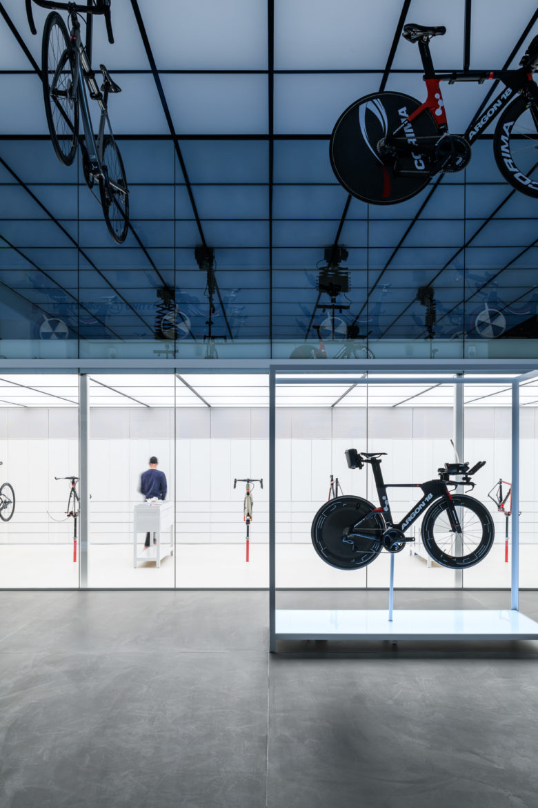 高端前卫的自行车展厅设计