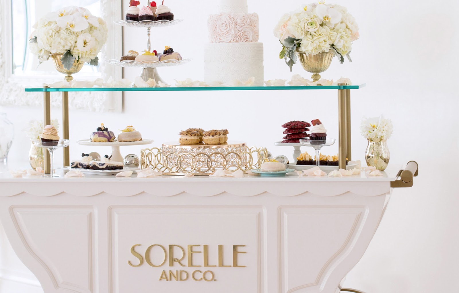 Sorelle and Co.甜品店品牌和包装设计