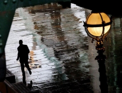在雨中：Christophe Jacrot鏡頭下的雨中街景